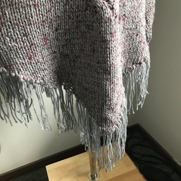 Handknit Gray and Maroon Wool Cable Knit Long Line Fringe Sweater Size M - Picture 6 of 6